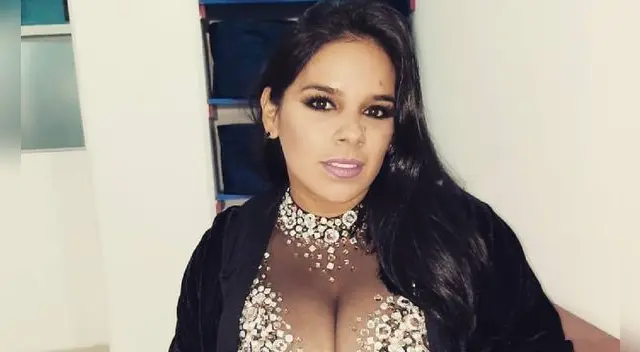 Giuliana Rengifo cierra bocas y muestra el ombligo Giuliana Rengifo cierra bocas y muestra el ombligo