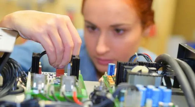 Es una carrera carreras con amplia campo laboral.