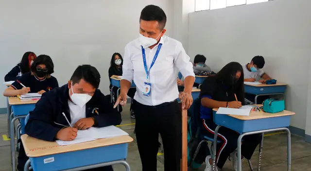 El Gobierno tiene como meta para el 2026 que los docentes ganen un valor equivalente a una UIT.