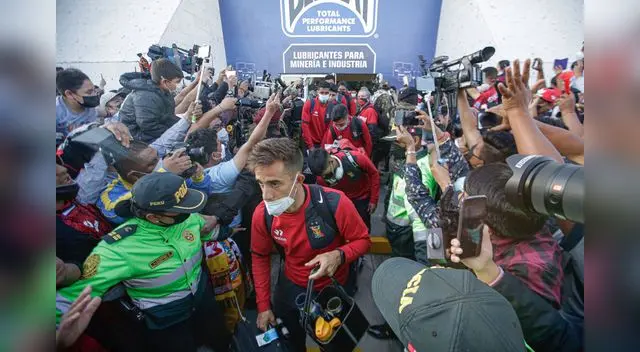 Reconocimiento de los hinchas Rojinegros por la clasificación a las semifinales de la Copa Sudamericana Reconocimiento de los hinchas Rojinegros por la clasificación a las semifinales de la Copa Sudamericana