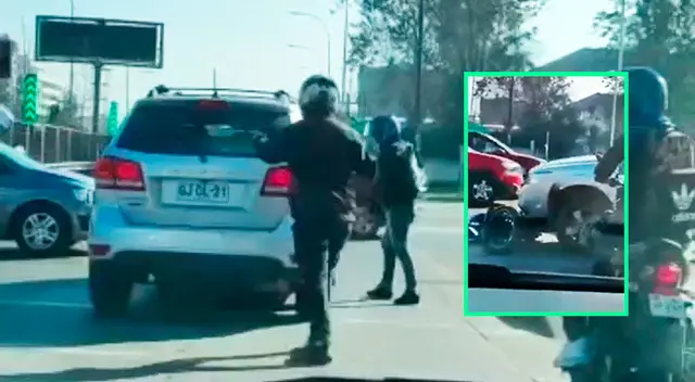 Golpean auto y chofer termina arrollando a motociclista en Chile. Golpean auto y chofer termina arrollando a motociclista en Chile.