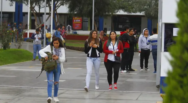 La UCV cuenta con 25 carreras universitarias.