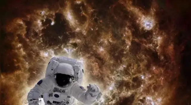 El comandante de la Estación Espacial Internacional, Leroy Chiao, mientras paseaba por el espacio, observó luces blancas alineadas.