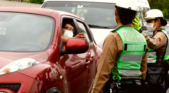 Desde la web del SAT puedes verificar si cuenta con orden de captura. Desde la web del SAT puedes verificar si cuenta con orden de captura.