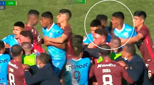 Erinson Ramírez recibió una cachetada de Andy Polo.