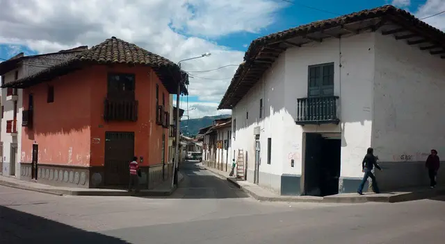 Cajamarca: joven discute con mujer tras acusarla de no ser la misma que aparecía en su perfil de citas Cajamarca: joven discute con mujer tras acusarla de no ser la misma que aparecía en su perfil de citas