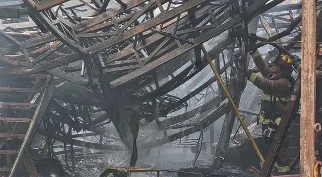 Siniestro dejó en cenizas varias viviendas.