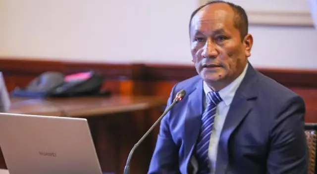 Juan Silva se encuentra prófugo de la justicia y sobre el pesa una orden de captura Juan Silva se encuentra prófugo de la justicia y sobre el pesa una orden de captura