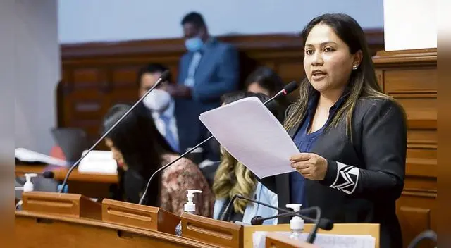 Congresista Heidy Juárez aseguró que hay un topo en APP