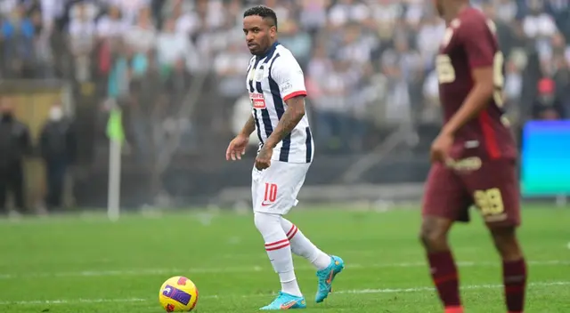 Jefferson Farfán, delantero de Alianza Lima, captó la atención en redes sociales.