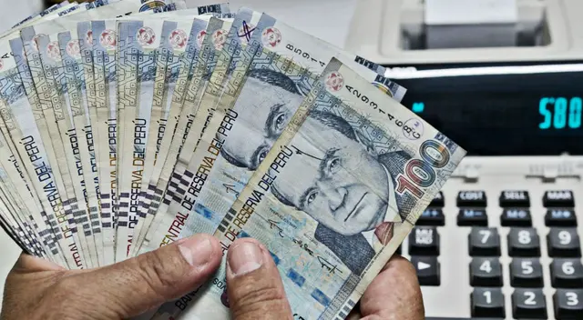 Como se recuerda, el Gobierno ya subió de S/ 930 A S/ 1,025 el sueldo mínimo para las personas que se encuentran en el régimen laboral privado. Como se recuerda, el Gobierno ya subió de S/ 930 A S/ 1,025 el sueldo mínimo para las personas que se encuentran en el régimen laboral privado.