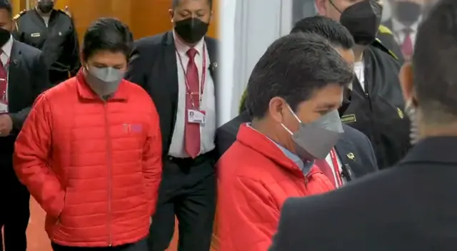 Pedro Castillo acude a la fiscalía tras investigación en su tesis.