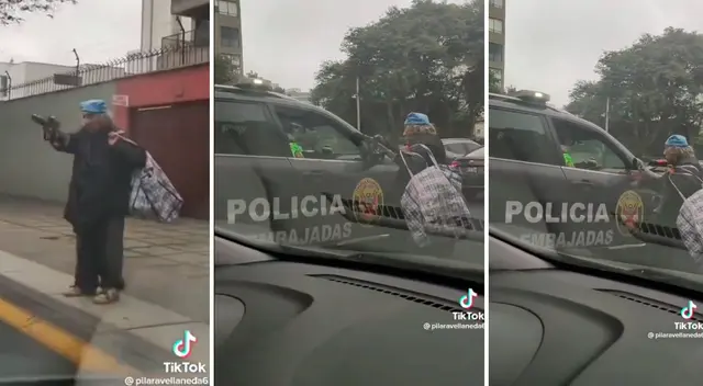 Policías se prestaron para el momento que protagonizó el adulto mayor. Policías se prestaron para el momento que protagonizó el adulto mayor.