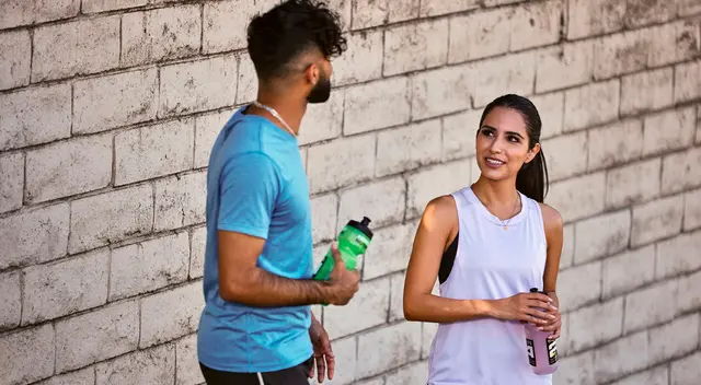 Alimentarse bien y estar bien hidratados.