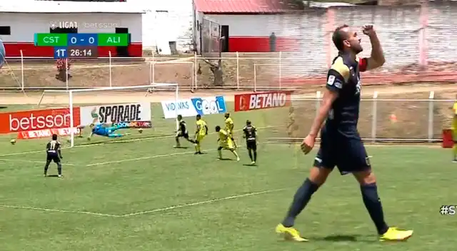 Hernán Barcos anota el 1-0 para Alianza Lima. Hernán Barcos anota el 1-0 para Alianza Lima.