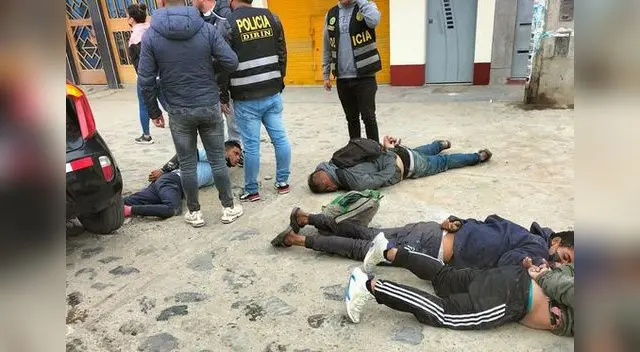 Sujetos cayeron con armas de fuego. Sujetos cayeron con armas de fuego.