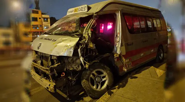 Chofer perdió el control de su unidad de transporte público en el Rímac.
