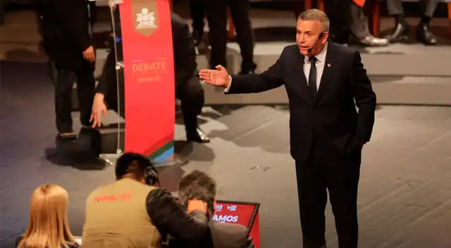 Daniel Urresti desapareció del auditorio de la Universidad Nacional Mayor de San Marcos. Daniel Urresti desapareció del auditorio de la Universidad Nacional Mayor de San Marcos.