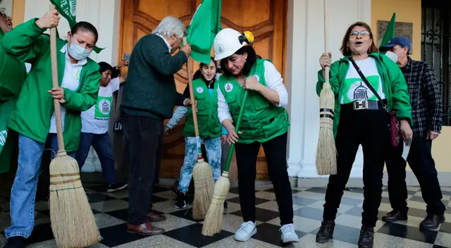 Elizabeth León postula por Frente Esperanza este 2 de octubre.