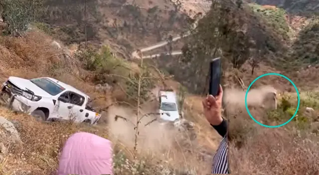 Auto cae a un abismo en la provincia de Otuzco, Trujillo. Auto cae a un abismo en la provincia de Otuzco, Trujillo.