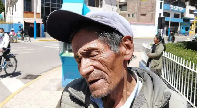 Señor quiere gozar de su dinero, pero sus hijos no le permiten vender su casa en Juliaca.