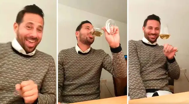 Claudio Pizarro, con copa en mano, pasó un momento diferente con sus Pizalovers.