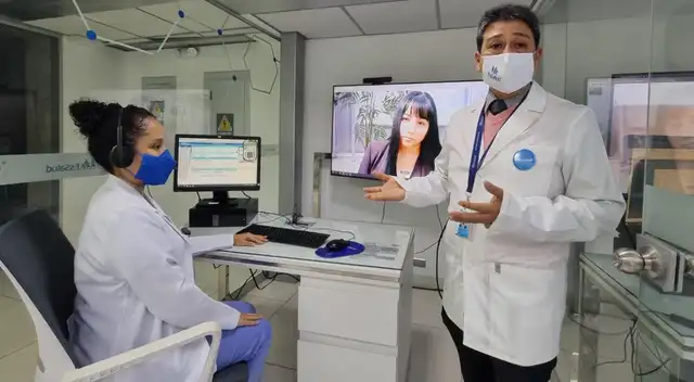 Especialistas que atienden Línea 107 opción 7 para ayudar en la salud mental de la población