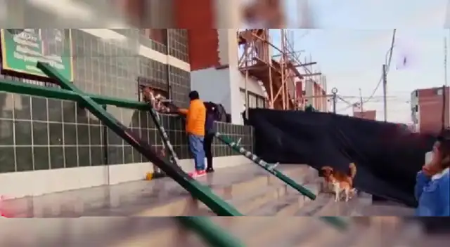 Tres cruces que fueron quemadas en Cañete