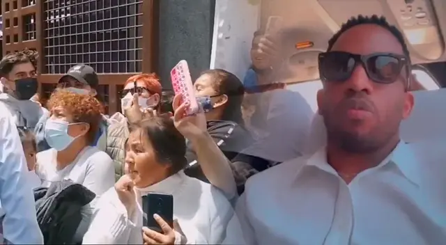 Alianza Lima, de la mano de Farfán, llegó hasta el templo del Señor de los Milagros. Alianza Lima, de la mano de Farfán, llegó hasta el templo del Señor de los Milagros.