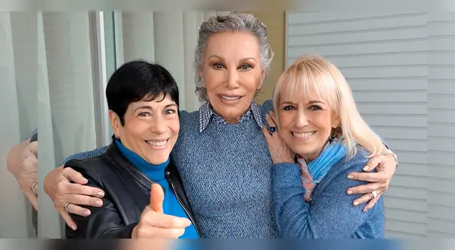 Tres grandes en el escenario. Tres grandes en el escenario.