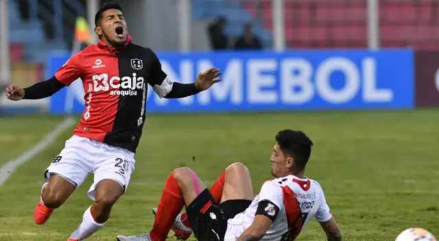 Alexis Arias es el jugador que le da equilibrio al mediocampo rojinegro.