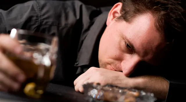 Minsa exhortó a denunciar la venta de este licor.