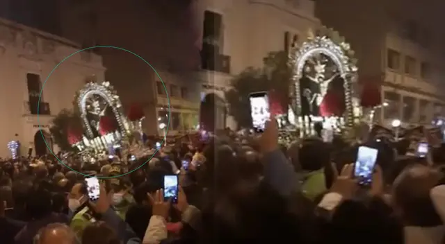 Señor de los Milagros casi termina en el suelo y devotos se desesperaron. Señor de los Milagros casi termina en el suelo y devotos se desesperaron.