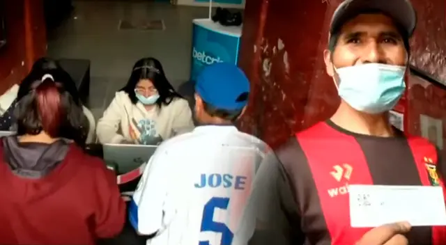 Hinchas arequipeños no llenarían las tribunas de la UNSA y hay una molestia con el presente del Dominó. Hinchas arequipeños no llenarían las tribunas de la UNSA y hay una molestia con el presente del Dominó.