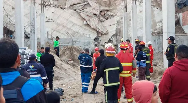 Derrumbe en Ventanilla deja atrapados a dos trabajadores.