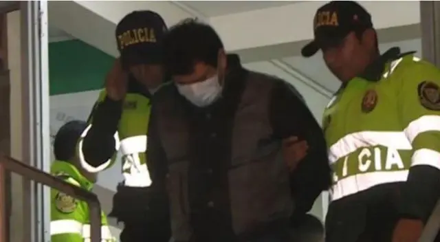 La pequeña cruzaba la pista después de comprar dulces en una tienda que se ubicaba frente a su vivienda. La pequeña cruzaba la pista después de comprar dulces en una tienda que se ubicaba frente a su vivienda.