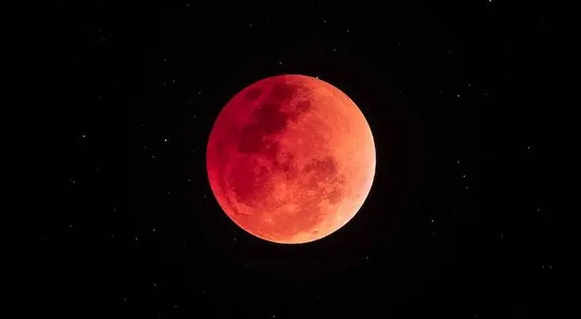 Este será el segundo eclipse lunar total del 2022 y no sucederá de nuevo hasta 2025. Foto: Shaun Tarpley / EarthSky