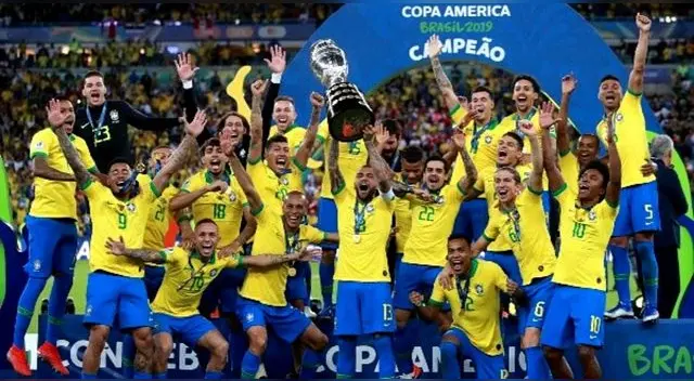 La selección de Brasil ha participado en la Copa del Mundo desde su creación y ha ganado 5 de ellas. La selección de Brasil ha participado en la Copa del Mundo desde su creación y ha ganado 5 de ellas.