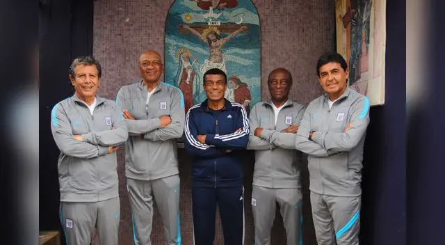 El maestro Zegarra en Embajador en el equipo junto a Cueto, Velásquez, Cubillas y Jaime Duarte.
