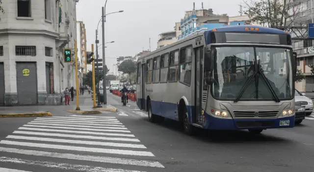 Corredor Azul recorriendo calles de Lima