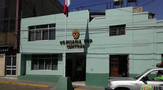 Los agresores lograron quitarle el chaleco antibalas al policía, quien solamente pudo salvaguardar su arma de reglamento para evitar que le disparen. Los agresores lograron quitarle el chaleco antibalas al policía, quien solamente pudo salvaguardar su arma de reglamento para evitar que le disparen.
