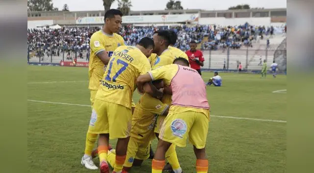 Festejo de los jugadores de la Bocana por el gol anotado en los descuentos. Festejo de los jugadores de la Bocana por el gol anotado en los descuentos.