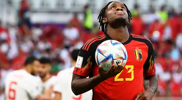 Michy Batshuayi mira al cielo. Los goles no llegaron para su selección. Michy Batshuayi mira al cielo. Los goles no llegaron para su selección.