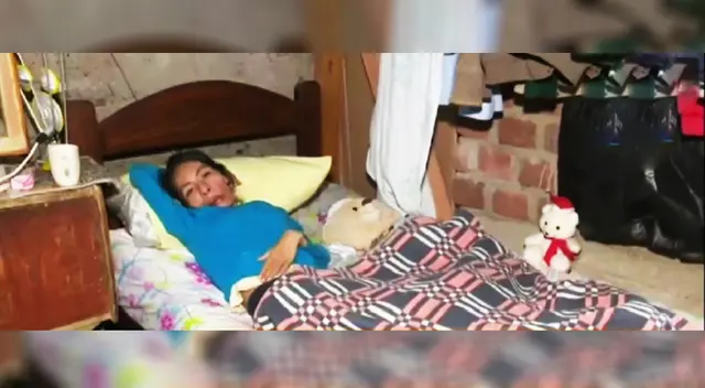 Mujer que se encuentra postrada en una cama en Villa María del Triunfo Mujer que se encuentra postrada en una cama en Villa María del Triunfo