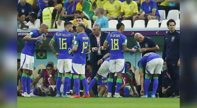 Tite da respaldo a sus jugadores a pesar de la derrota.