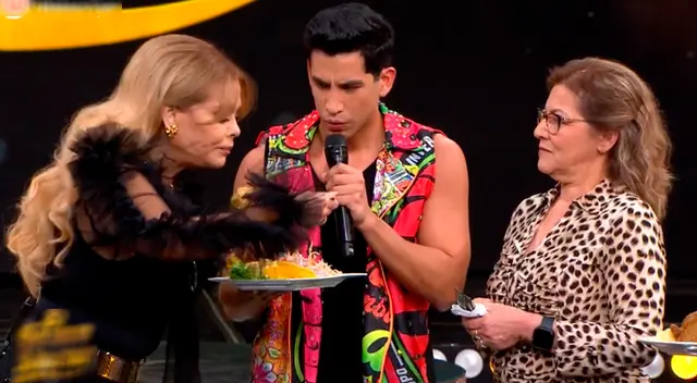 Gisela Valcárcel se deleitó de la comida EN VIVO. Gisela Valcárcel se deleitó de la comida EN VIVO.