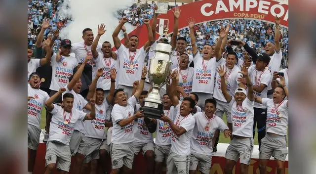 Algarabía total de los jugadores del Deportivo Garcilaso al campeonar en la Copa Perú. Algarabía total de los jugadores del Deportivo Garcilaso al campeonar en la Copa Perú.