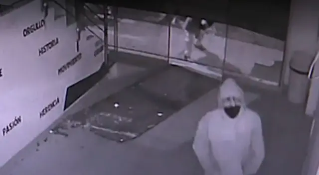 Criminales rompieron la puerta y se llevaron varios objetos.