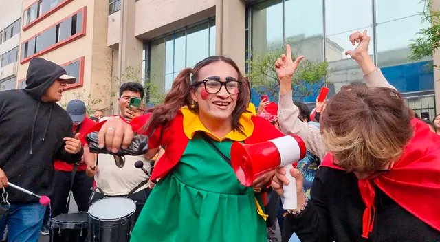 "La Chilindrinas" acudió hasta los exteriores del Congreso.