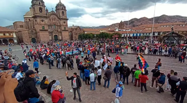Manifestantes toman todo el centro histórico de Cusco y buscarían generar desmanes. Manifestantes toman todo el centro histórico de Cusco y buscarían generar desmanes.
